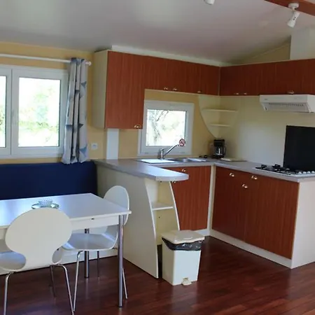 Mobil Avec Terrasse Pour 4 Personnes - Api-1-52-649 Kemp *