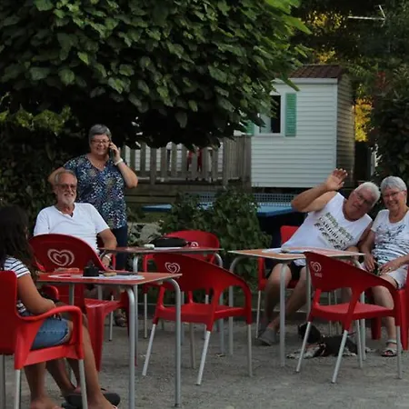 Mobil Avec Terrasse Pour 4 Personnes - Api-1-52-649 Les Achards (Vendee)