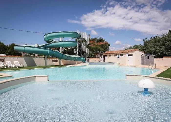 Кемпинг Mobil Avec Terrasse Pour 4 Personnes - Api-1-52-649 Les Achards (Vendee)