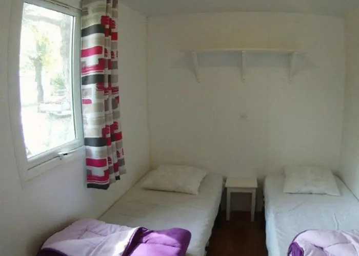 Mobil Avec Terrasse Pour 4 Personnes - Api-1-52-649 Kemping